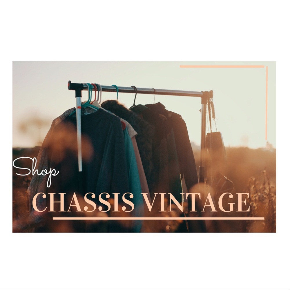 Hand picked vintage finds for babes likes you🖤
